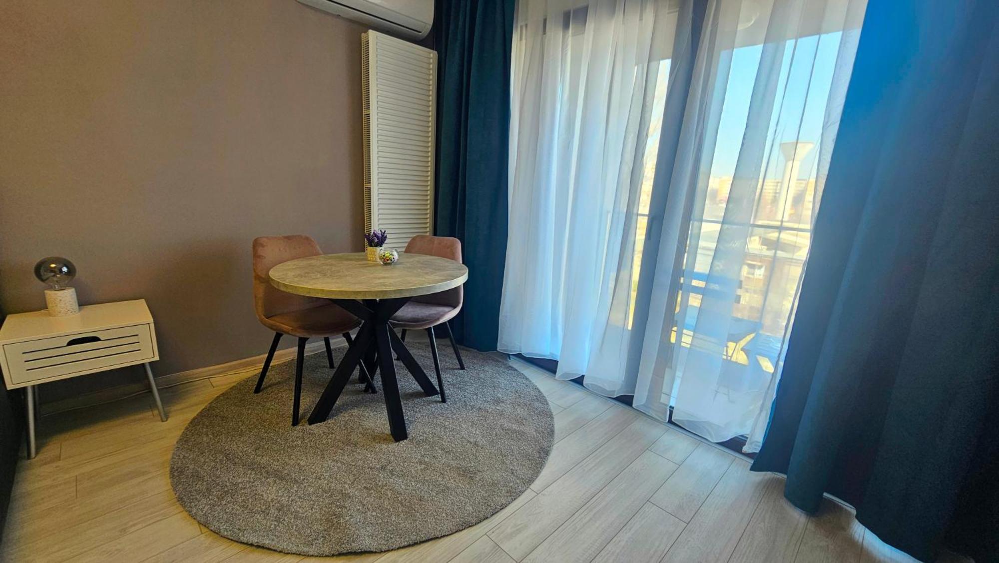 One Fancy Studio Bukarest Exteriör bild